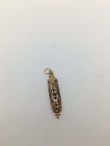 14K YG MEZUZAH PENDANT