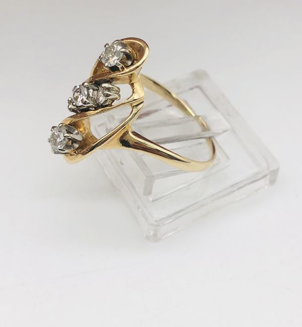 14K Yellow Gold Diamond Fashion Ring