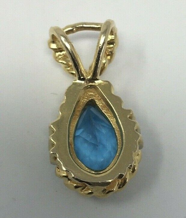 14 KT TOPAZ PENDANT BLUE STONE 3.2g
