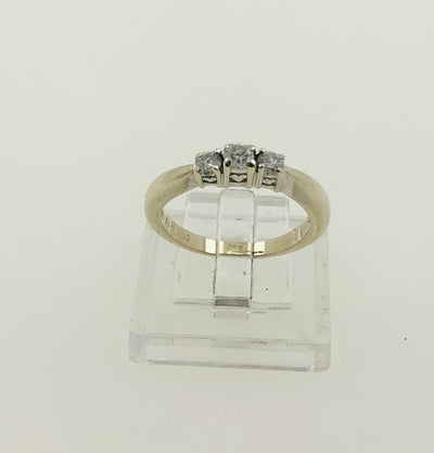 14K White Gold Diamond Ring