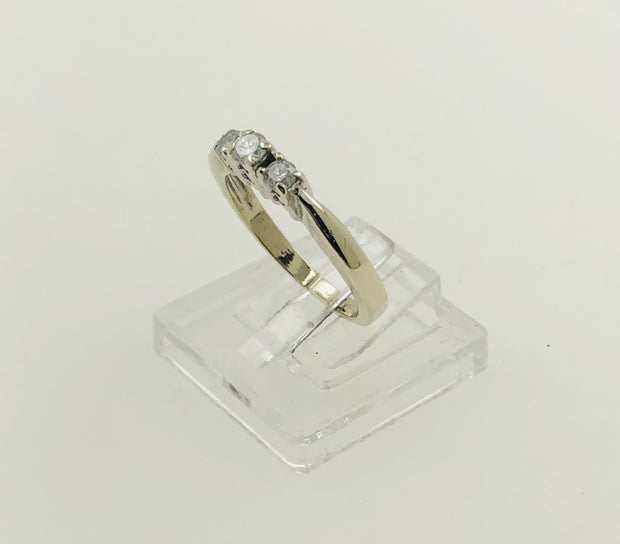 14K White Gold Diamond Ring