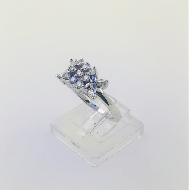 18K White Gold Diamond Ring
