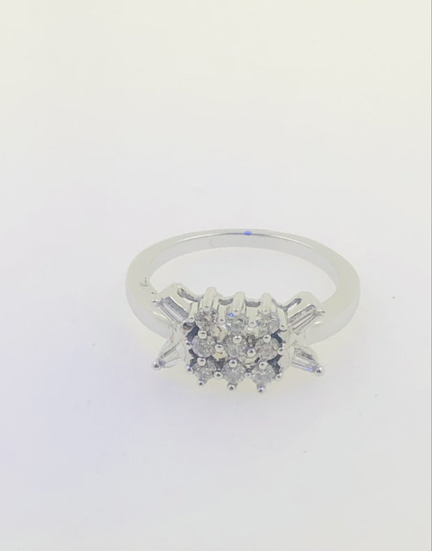 18K White Gold Diamond Ring